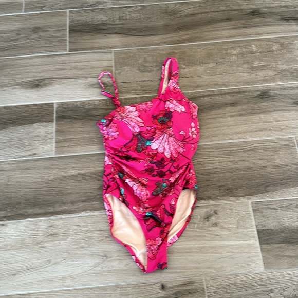 Garnet Hill 8 Assymetrical One Piece Swimsuit - Picture 1 of 7